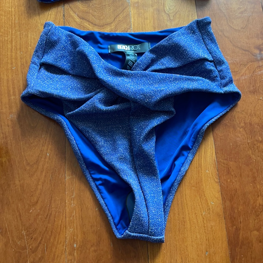 New, Unworn Beach Riot Zuri bikini bottoms